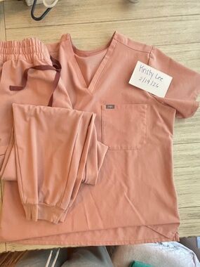 Catarina Figs Scrub top Pink Sand